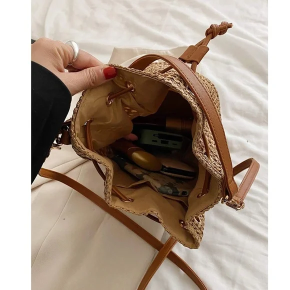 Boho Straw Vegan Leather Strap Bucket Crossbody Bag - Picture 4 of 7